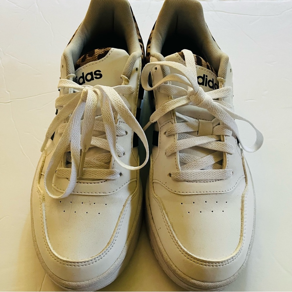 Women’s  Adidas Hoops 3.0  size 7.5 like new - Picture 5 of 6